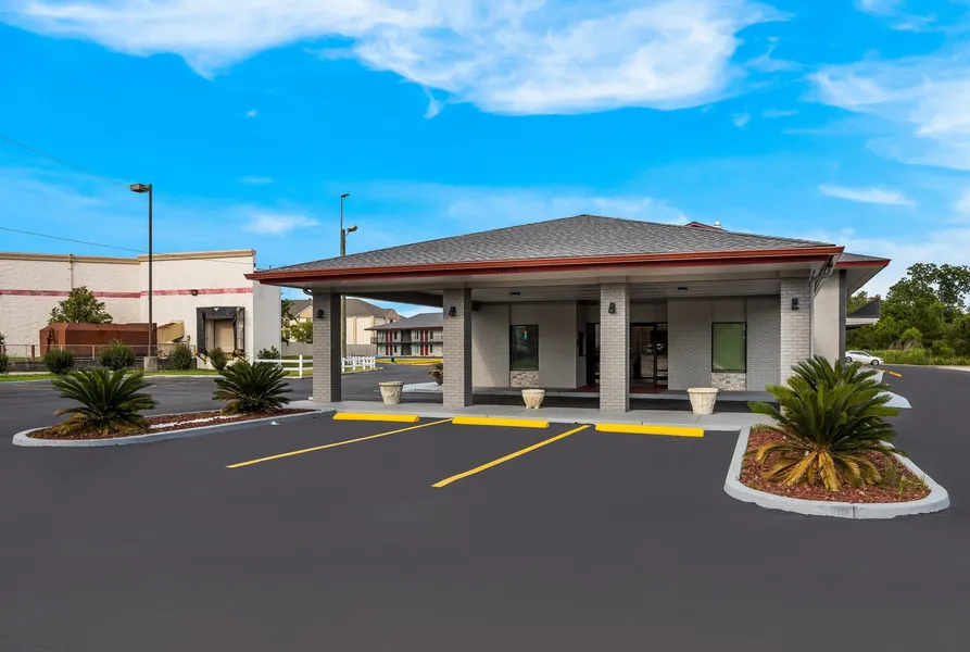 Red Roof Inn & Suites Thomasville hotel detail image 6