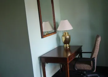Budget Inn hotel thumbnail 5