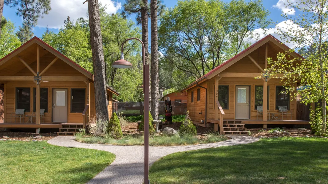 Shadow Mountain Lodge and Cabins hotel detail image 2
