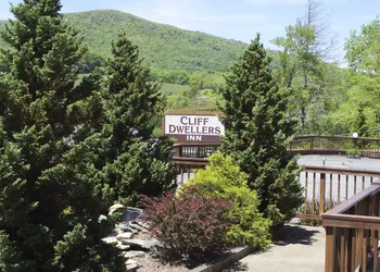Cliff Dwellers Inn hotel thumbnail 4
