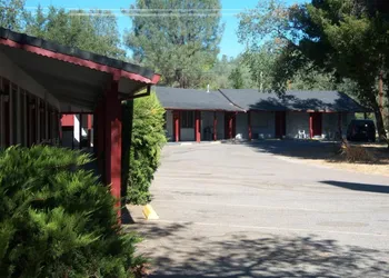 Shasta Dam Motel hotel thumbnail 5