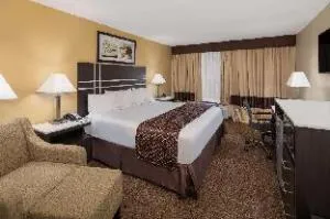 Baymont Inn & Suites by Wyndham Hammond hotel thumbnail 2
