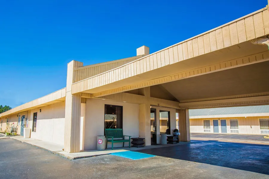 Rodeway Inn & Suites Brookhaven hotel detail image 6