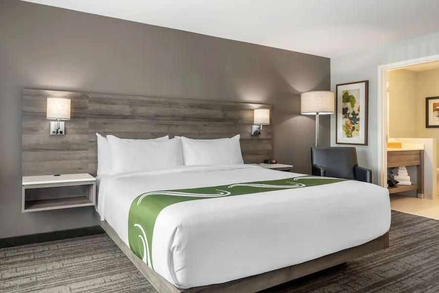 Quality Inn & Suites Amsterdam hotel detail image 6