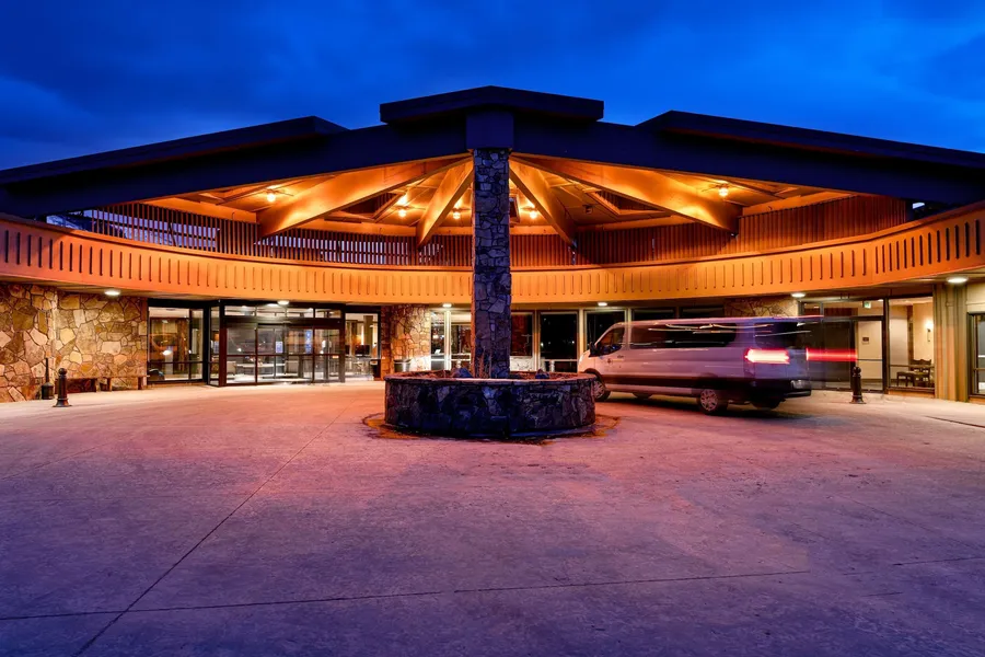 DoubleTree by Hilton Hotel Missoula - Edgewater hotel detail image 2