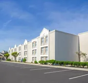Best Western Plus Inn at Valley View hotel detail image 3