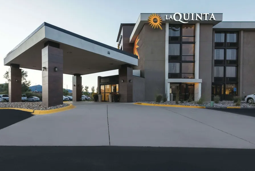 La Quinta Inn & Suites by Wyndham Colorado Springs North hotel detail image 2