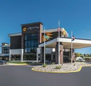 La Quinta Inn & Suites by Wyndham Colorado Springs North hotel detail image 3
