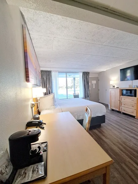 Days Inn & Suites by Wyndham Jekyll Island hotel detail image 6