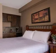 Glacier Mountaineer Lodge hotel detail image 4