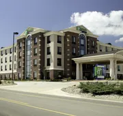 Holiday Inn Express Hotel & Suites Marion Northeast by IHG hotel detail image 4