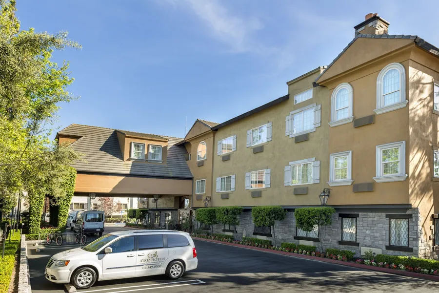 Ayres Hotel Costa Mesa/Newport Beach hotel detail image 2