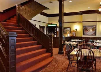 52 Stafford INN hotel thumbnail 3