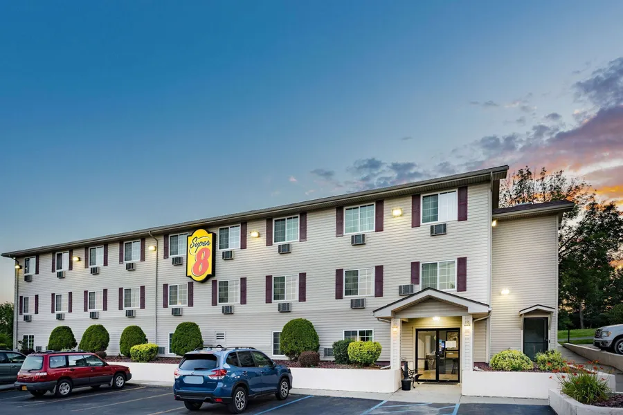 Super 8 by Wyndham Johnstown/Gloversville hotel detail image 2