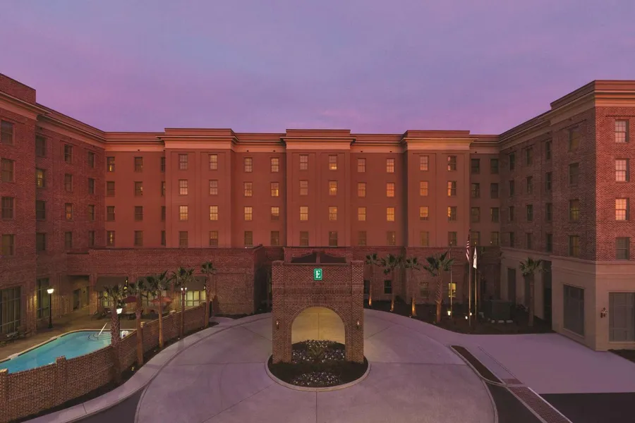 Embassy Suites by Hilton Savannah Historic District hotel detail image 2