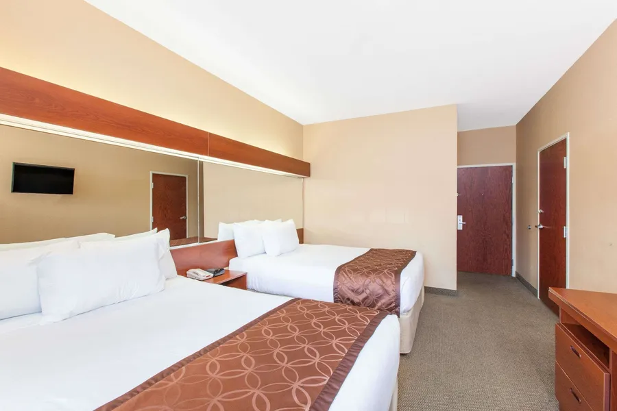 Microtel Inn & Suites by Wyndham Rogers hotel detail image 6