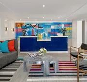 Le Parc at Melrose hotel detail image 7