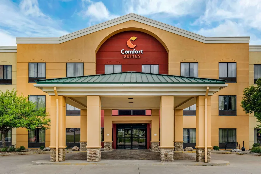 Comfort Suites near Route 66 hotel detail image 2