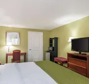 Quality Inn Weston hotel detail image 7