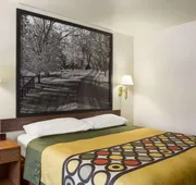 Super 8 by Wyndham Prestonsburg hotel detail image 7