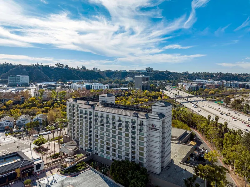 DoubleTree by Hilton Hotel San Diego - Mission Valley hotel detail image 2