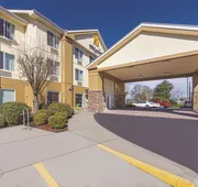 La Quinta Inn & Suites by Wyndham Central Point - Medford hotel detail image 3