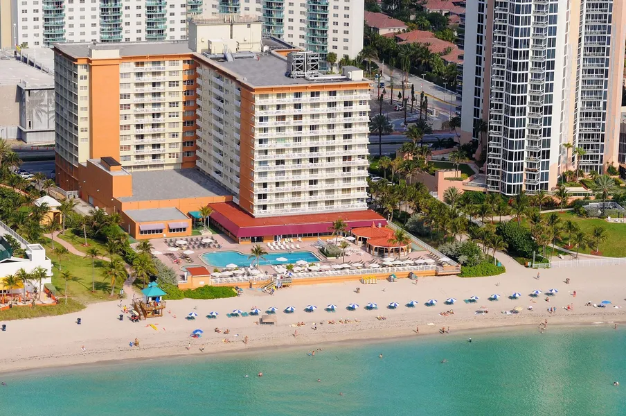 Ramada Plaza by Wyndham Marco Polo Beach Resort hotel detail image 2