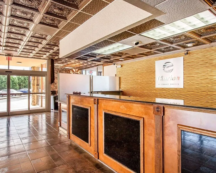Clarion Inn & Suites University Center hotel detail image 2