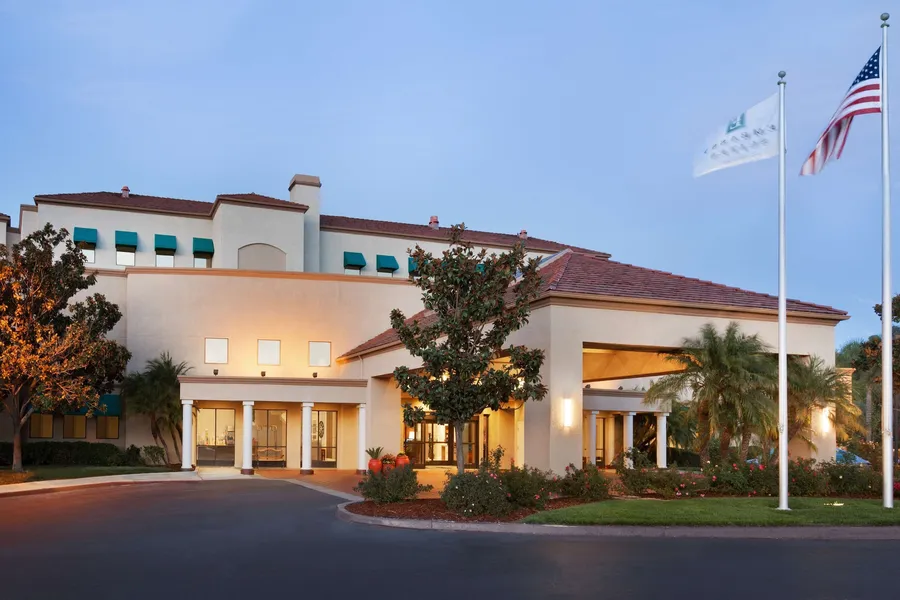 Embassy Suites by Hilton Temecula Valley Wine Country hotel detail image 2