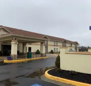 Days Inn & Suites by Wyndham Commerce hotel detail image 4