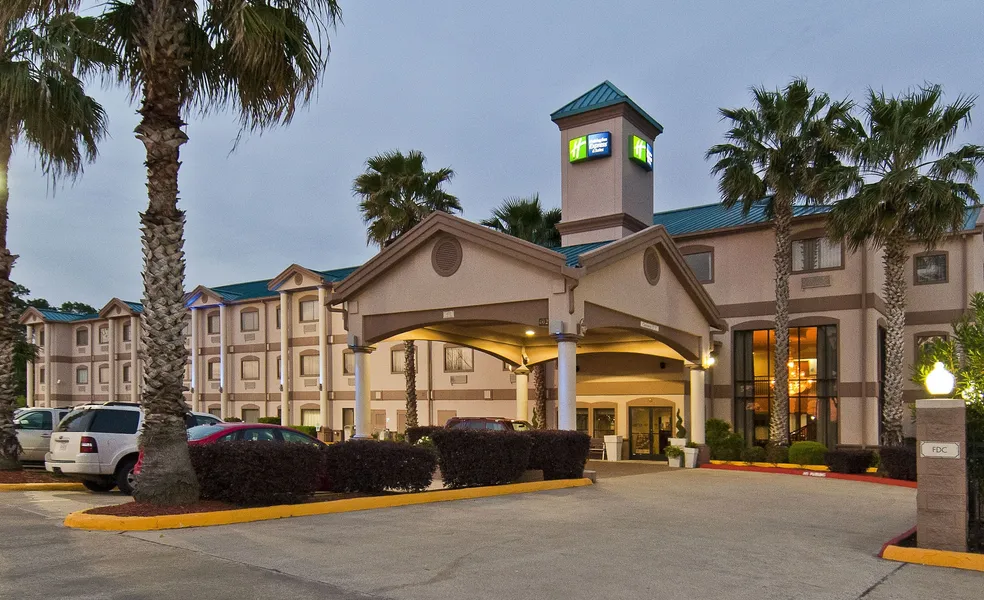 Holiday Inn Express Hotel & Suites Lake Charles by IHG hotel detail image 2