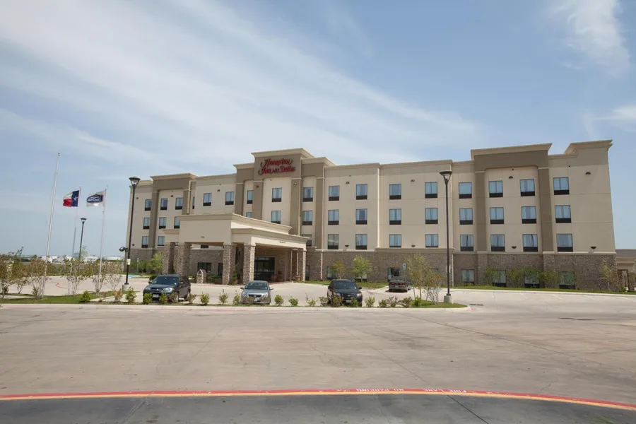 Hampton Inn & Suites Dallas I-30 Cockrell Hill hotel detail image 2