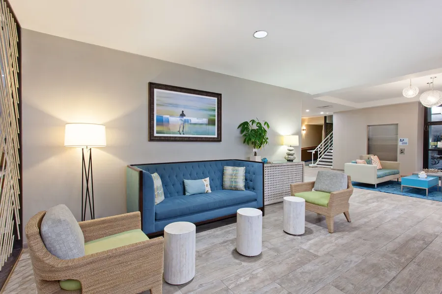 Holiday Inn Express Newport Beach by IHG hotel detail image 2