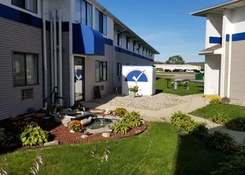 Americas Best Value Inn La Crosse hotel thumbnail 7