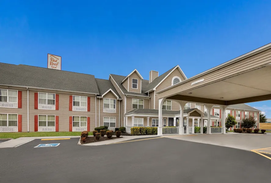 Red Roof Inn & Suites Knoxville East hotel detail image 6