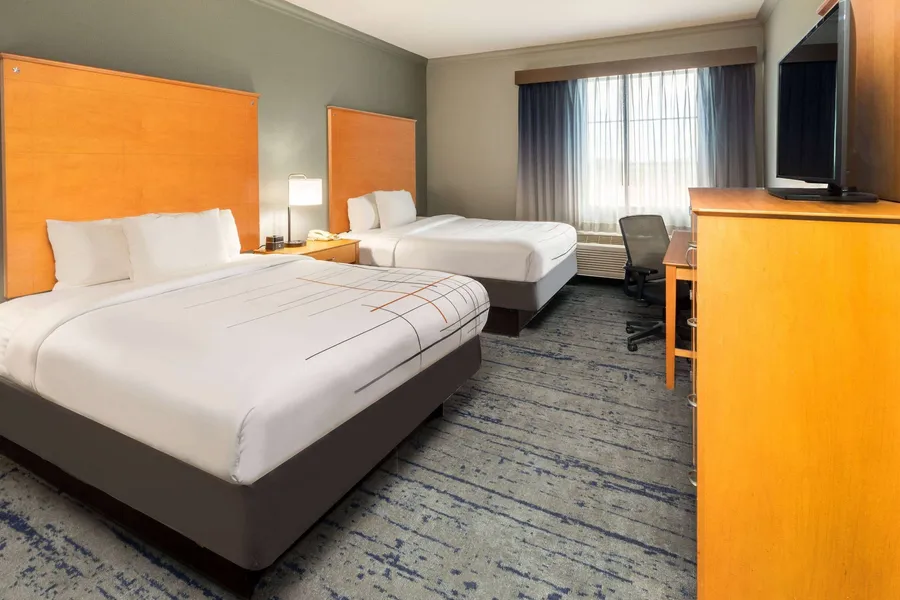 La Quinta Inn & Suites by Wyndham Bridgeport hotel detail image 6