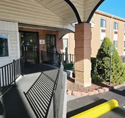 Super 8 by Wyndham Hillsville hotel detail image 3