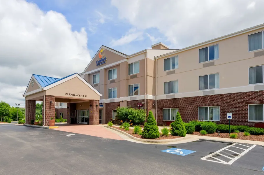 Comfort Inn & Suites Hillsville I-77 hotel detail image 2