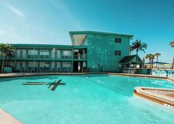 Thunderbird Beach Resort hotel thumbnail 3