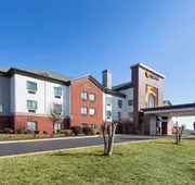 La Quinta Inn & Suites by Wyndham Loudon hotel detail image 4