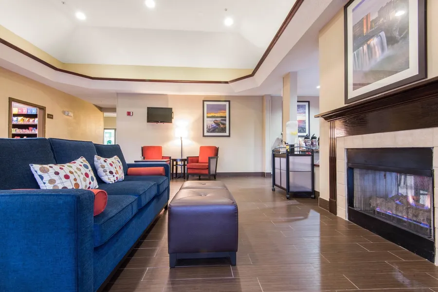Comfort Suites Rochester Henrietta University Area hotel detail image 2