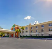 Holiday Inn Express Hotel & Suites Jacksonville South I-295 by IHG hotel detail image 4