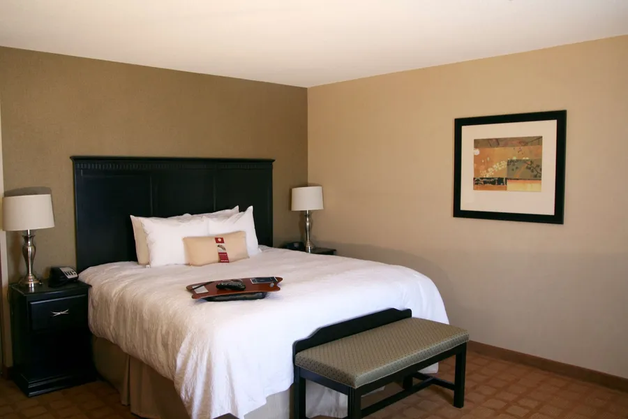 Hampton Inn & Suites Chicago/St. Charles hotel detail image 6