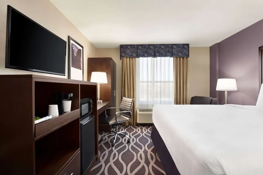 IBAN Dallas Park Central Hotel, Trademark by Wyndham hotel detail image 2