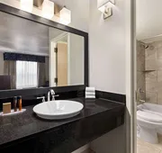 IBAN Dallas Park Central Hotel, Trademark by Wyndham hotel detail image 4
