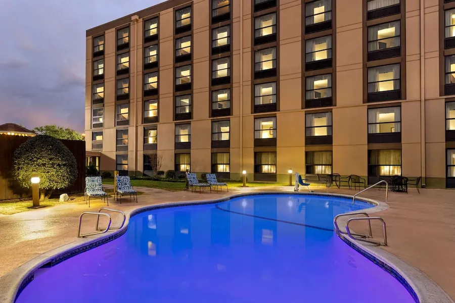 IBAN Dallas Park Central Hotel, Trademark by Wyndham hotel detail image 6