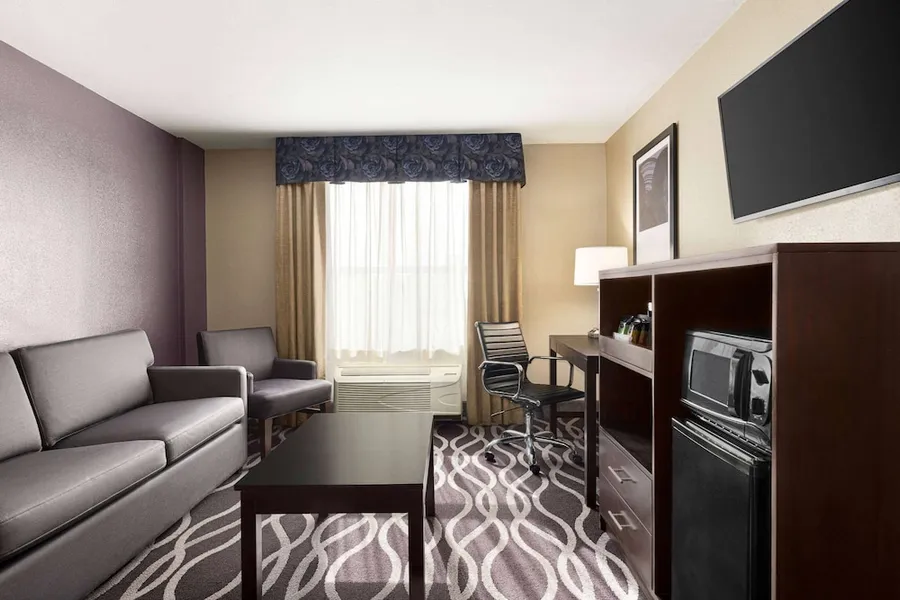 IBAN Dallas Park Central Hotel, Trademark by Wyndham hotel detail image 2