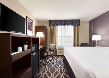 IBAN Dallas Park Central Hotel, Trademark by Wyndham hotel thumbnail 3