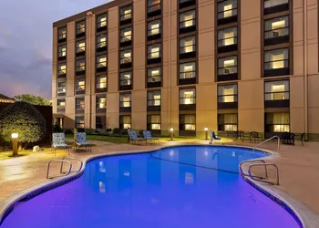 IBAN Dallas Park Central Hotel, Trademark by Wyndham hotel thumbnail 7
