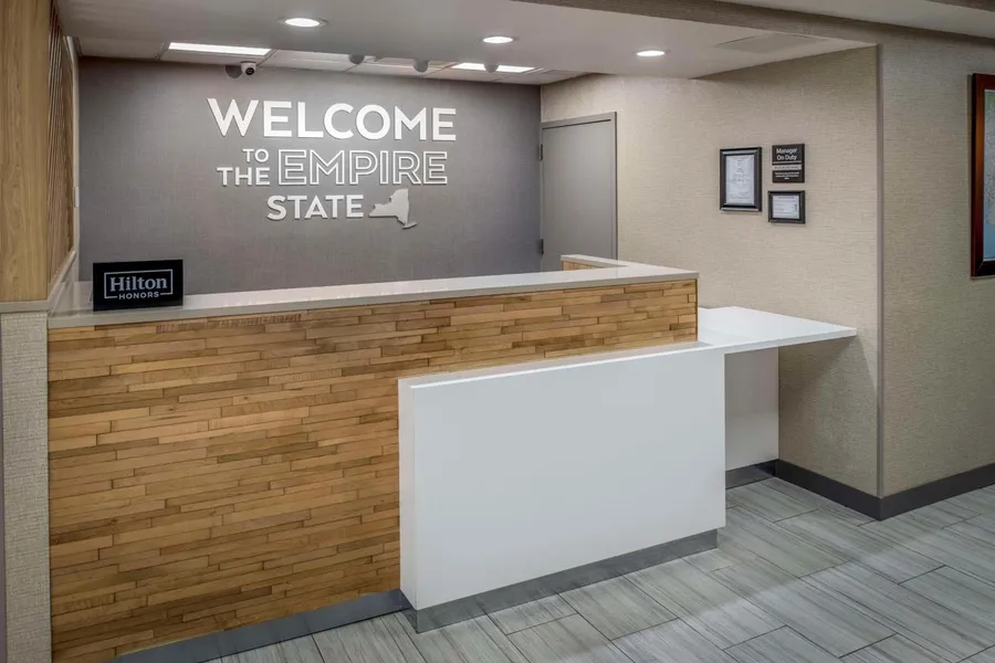 Hampton Inn Long Island / Commack hotel detail image 2